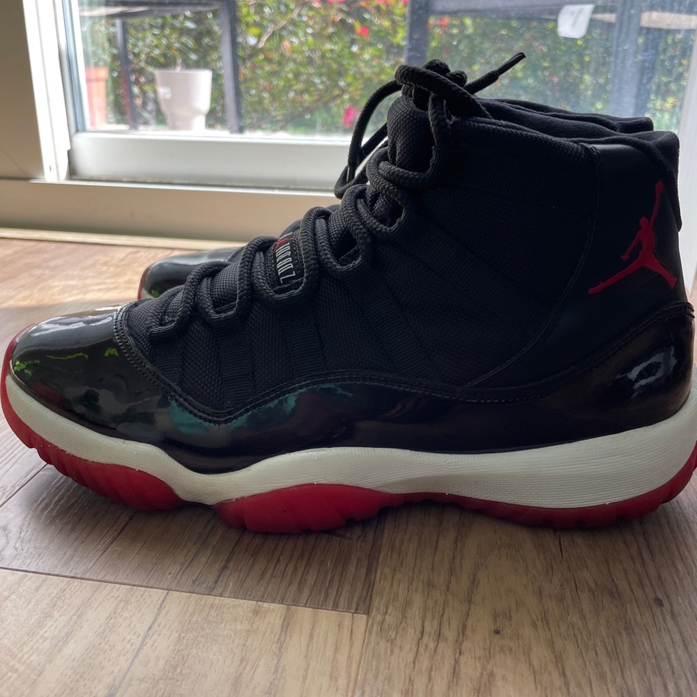 Air Jordan Bred 11(2012)